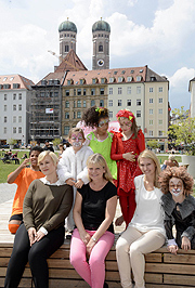 Lilalu 2016: Erwachsene, v. l. n. r.): Julia Grohnert (Lilalu), Gabriele Neff (Stadträtin), Svenja von Weitershausen (Lilalu). (©Foto: Ingrid Grossmann)